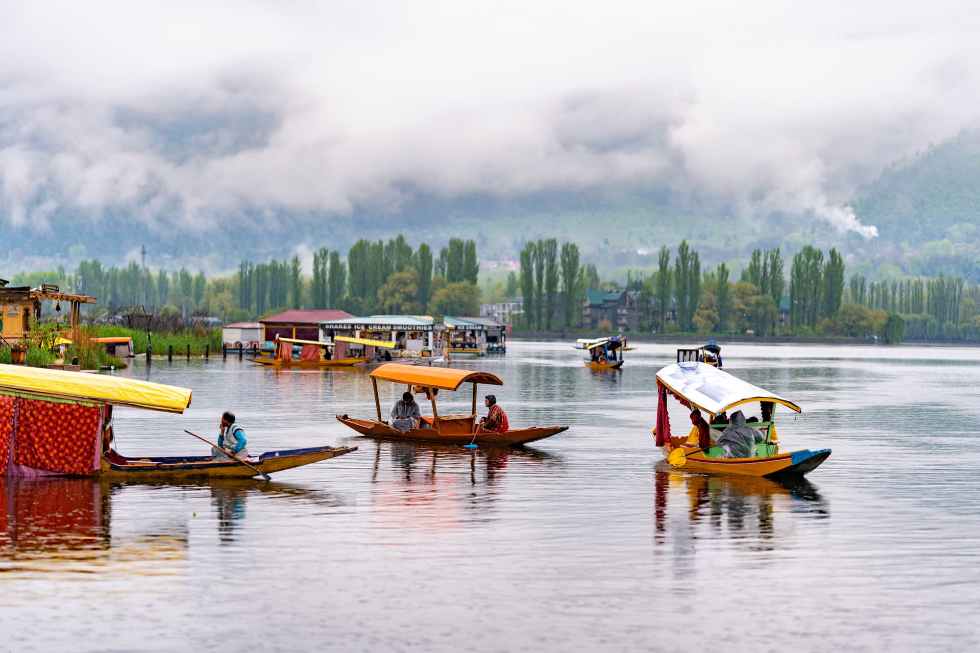 Shikara Rides