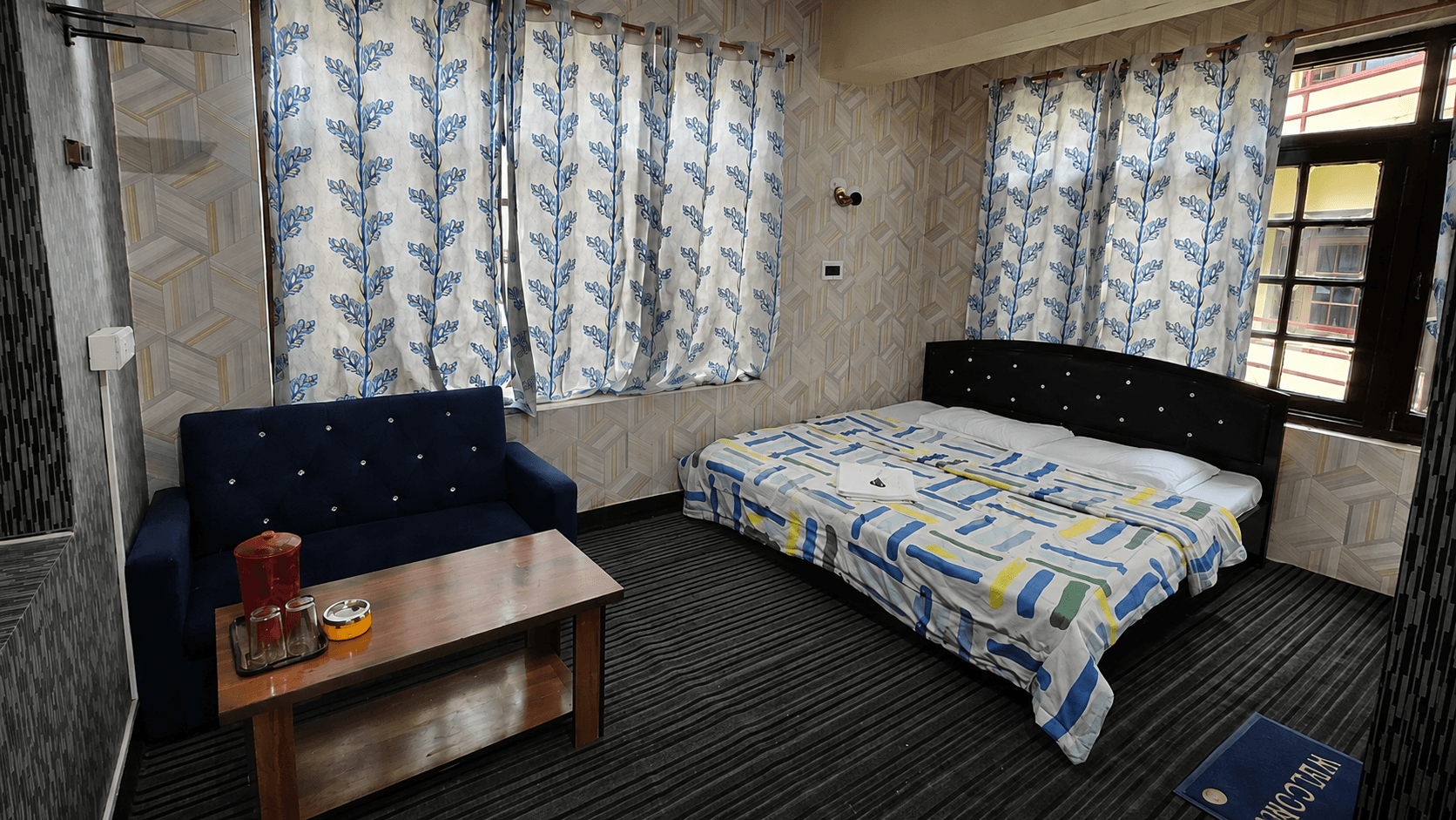 Deluxe Suite Seating Area